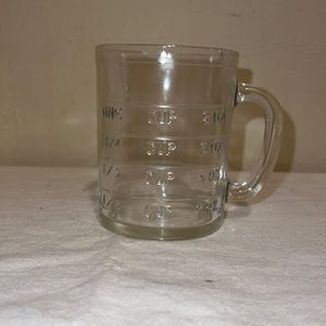 Vintage hazel atlas measuring cup